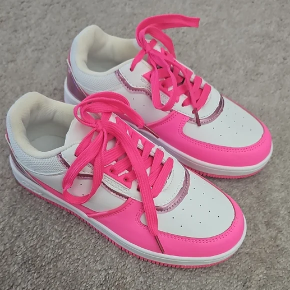 Ecko Unlimited Shoes Ecko Unlimited Pink And White Sneakers